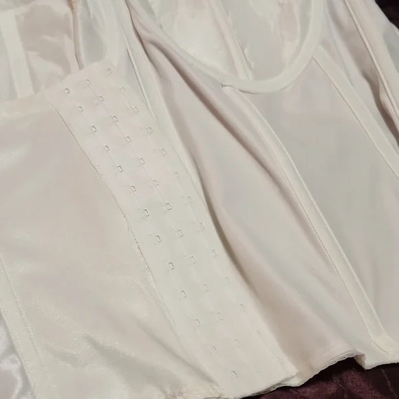 Underwire bustier - Picture 4 of 10